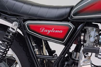 デイトナ　ハーフサイドカバー（FRP黒ゲル仕上げ）　ＳＲ400/500